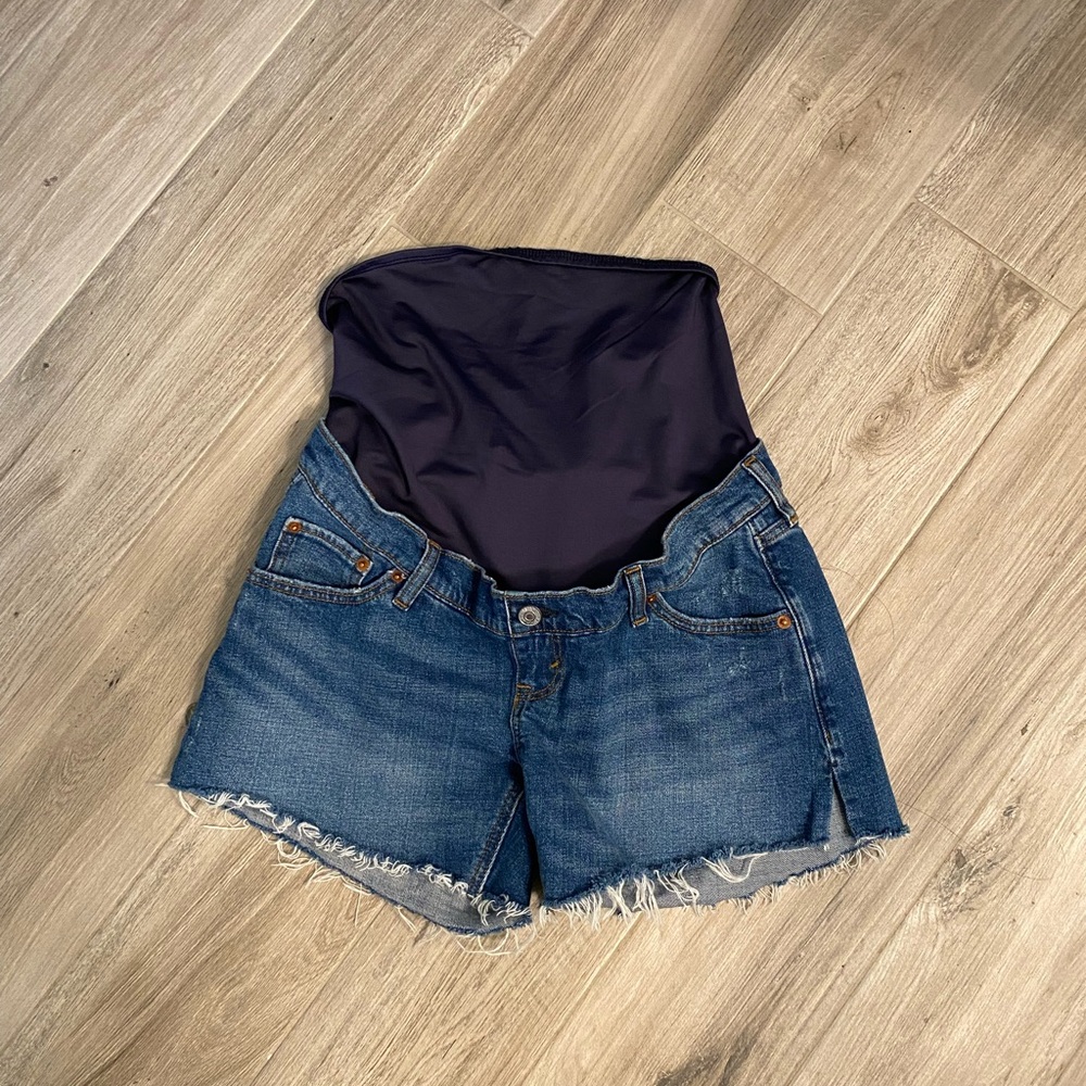 Abercrombie & fitch maternity 4 inch mom short